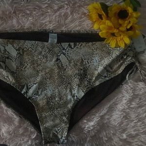 Bikini mid rise swim bottoms